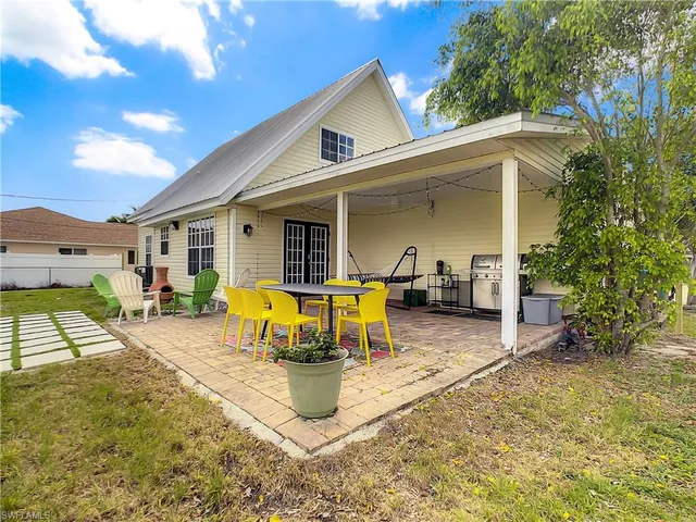 $2,350 | 207 Southeast 22nd Street, Cape Coral, FL 33990