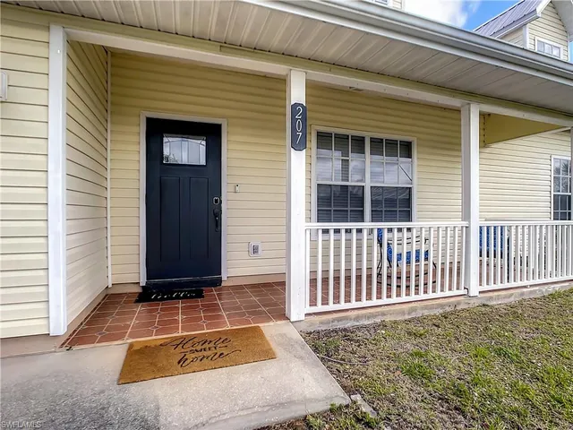 $2,350 | 207 Southeast 22nd Street, Cape Coral, FL 33990