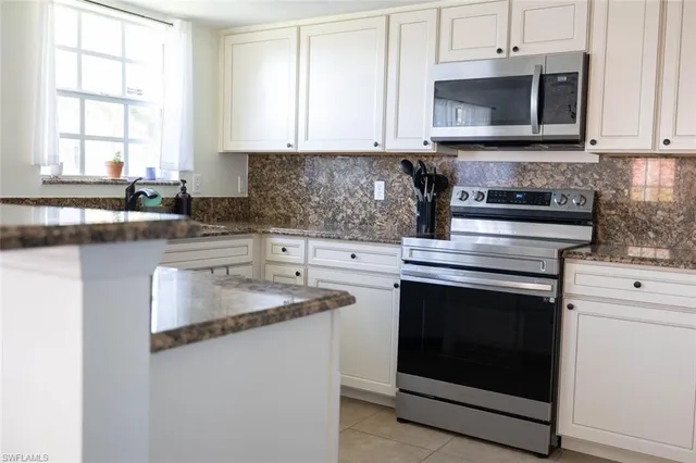 $2,350 | 207 Southeast 22nd Street, Cape Coral, FL 33990