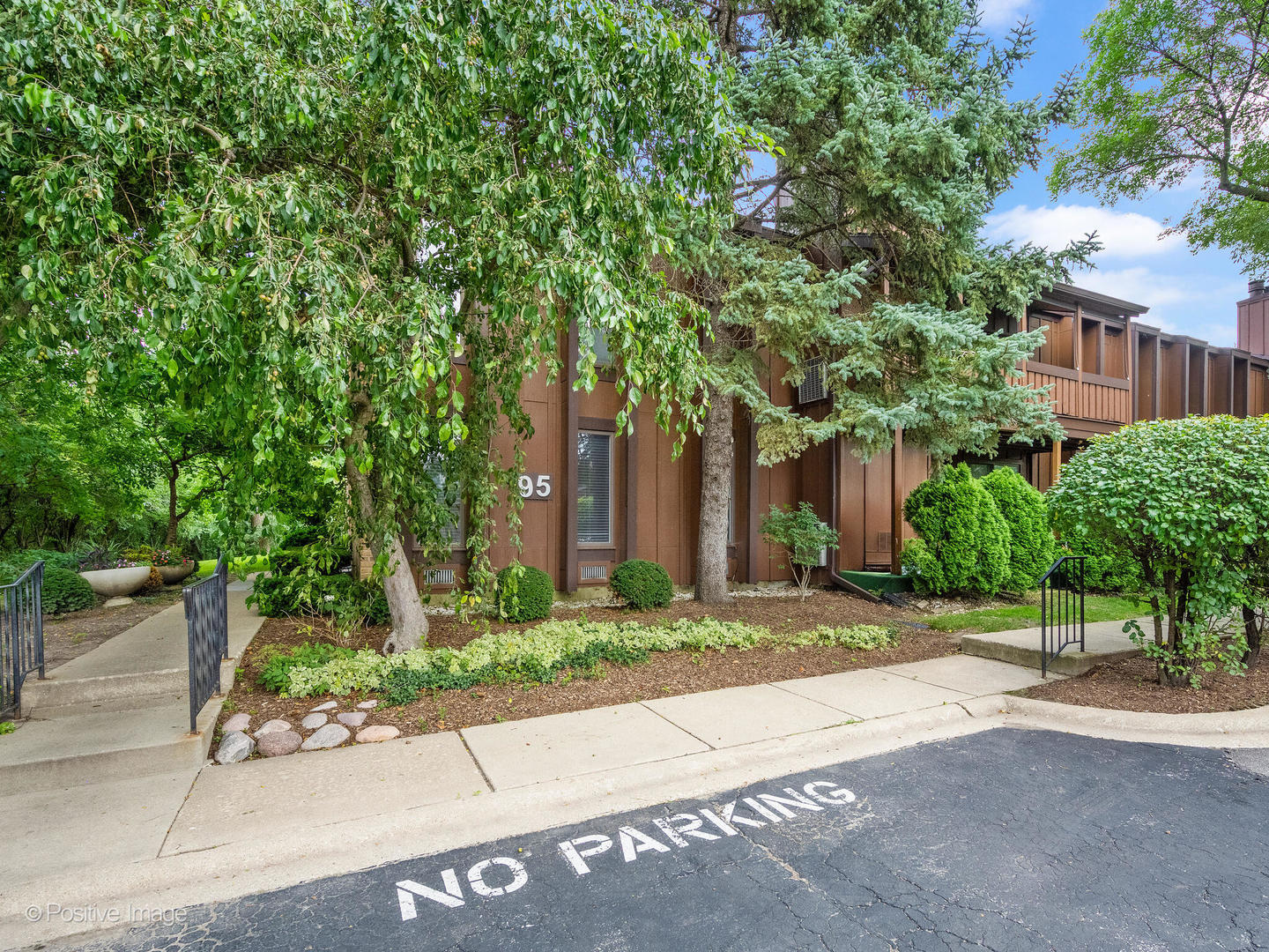 1-s095 Spring Road, Unit 1D Villa Park, IL 60181 - Photo 1 of 27 Gallery Image 1