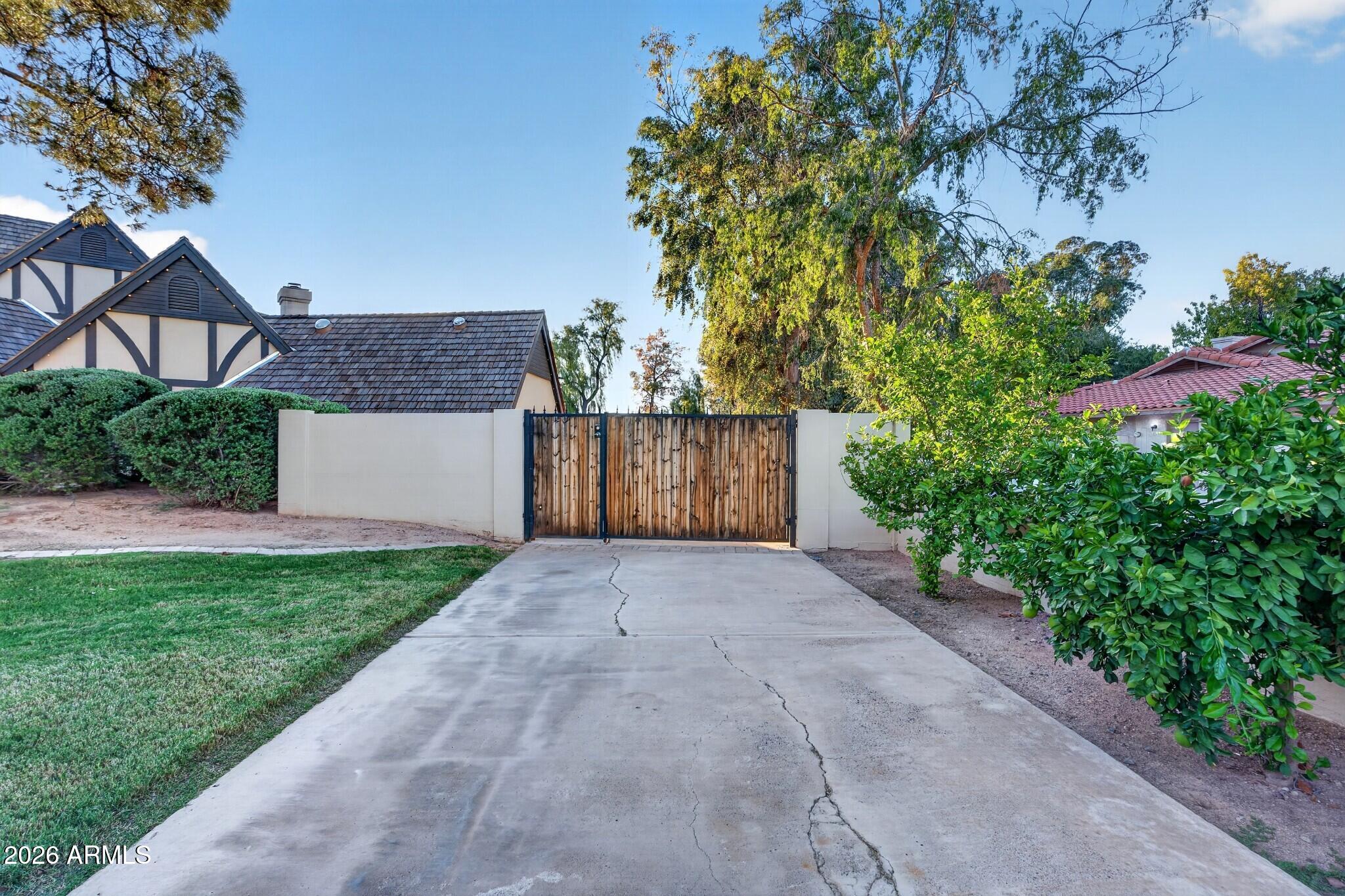 1080 North Riata Street Gilbert, AZ 85234 - Photo 167 of 169 Driveway
