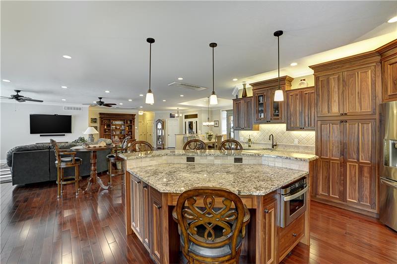 213 Baldwin Road Carnegie, PA 15106 - Photo 8 of 25 Gallery Image 8