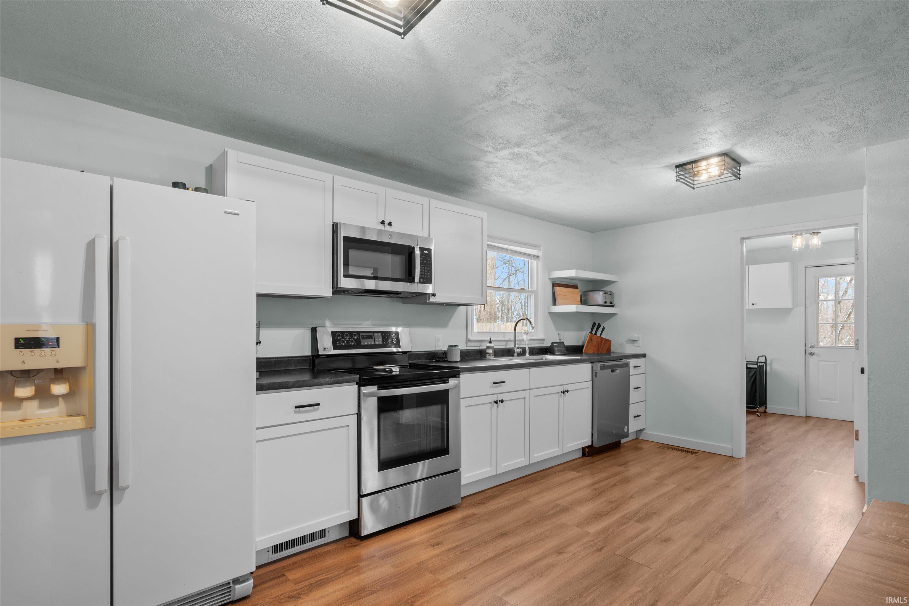 523 West Indiana Avenue Eaton, IN 47338 - Photo 4 of 23