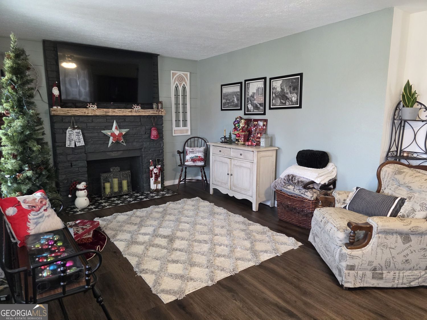 1867 Highway 197 Clarkesville, GA 30523 - Photo 5 of 27 Great room with stone fireplace