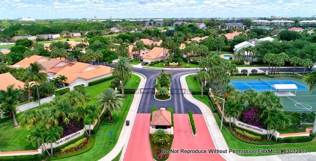 2602 Mohawk Circle West Palm Beach, FL 33409 - Photo 38 of 39 an aerial view of a house