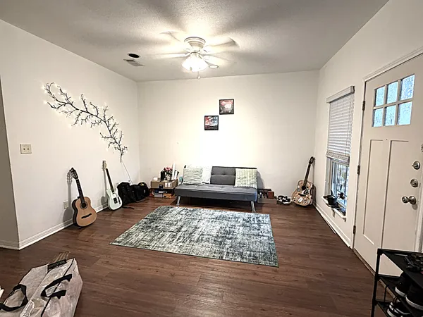 $900 | 310 Pat Garrison Street, Unit 3A, San Marcos, TX 78666