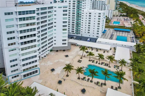$1,095,000 | 4925 Collins Avenue, Unit 1A, Miami Beach, FL 33140