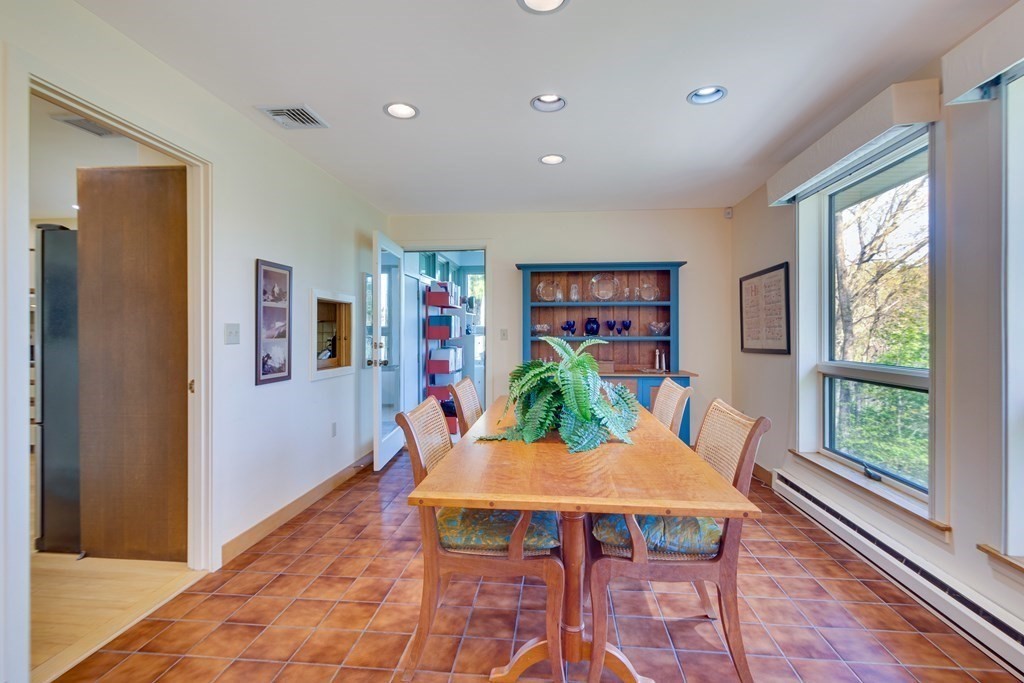 21 Oak Meadow Road Lincoln, MA 01773 - Photo 11 of 31