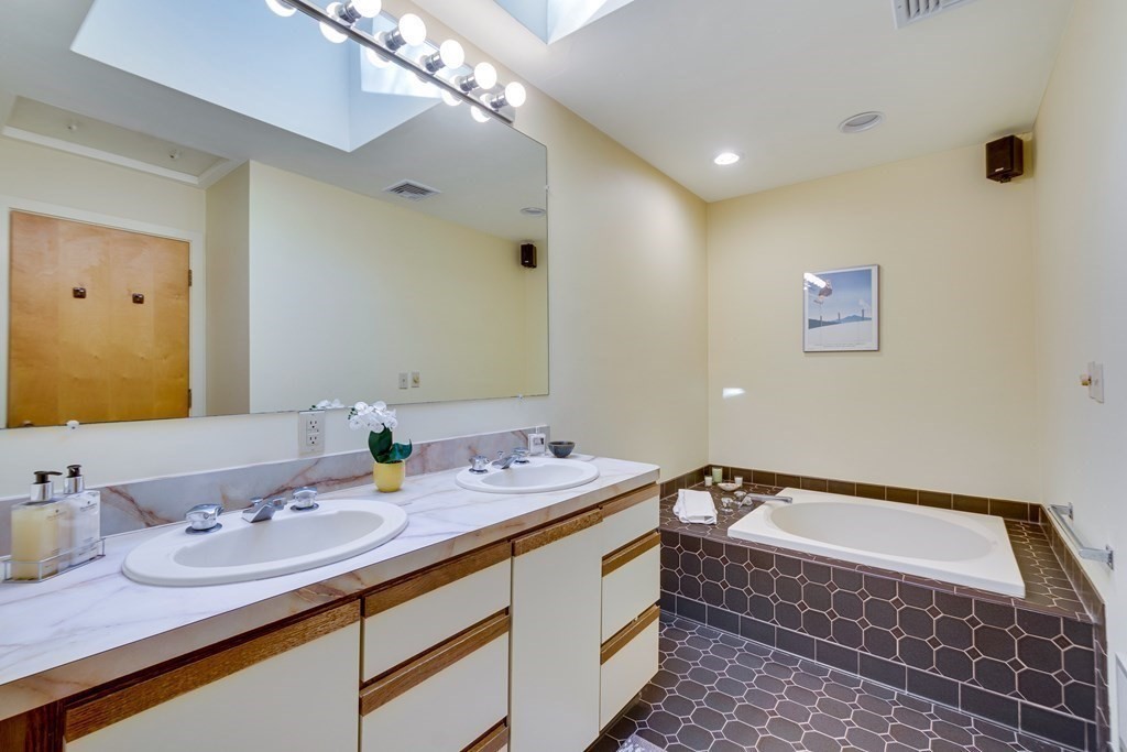 21 Oak Meadow Road Lincoln, MA 01773 - Photo 17 of 31