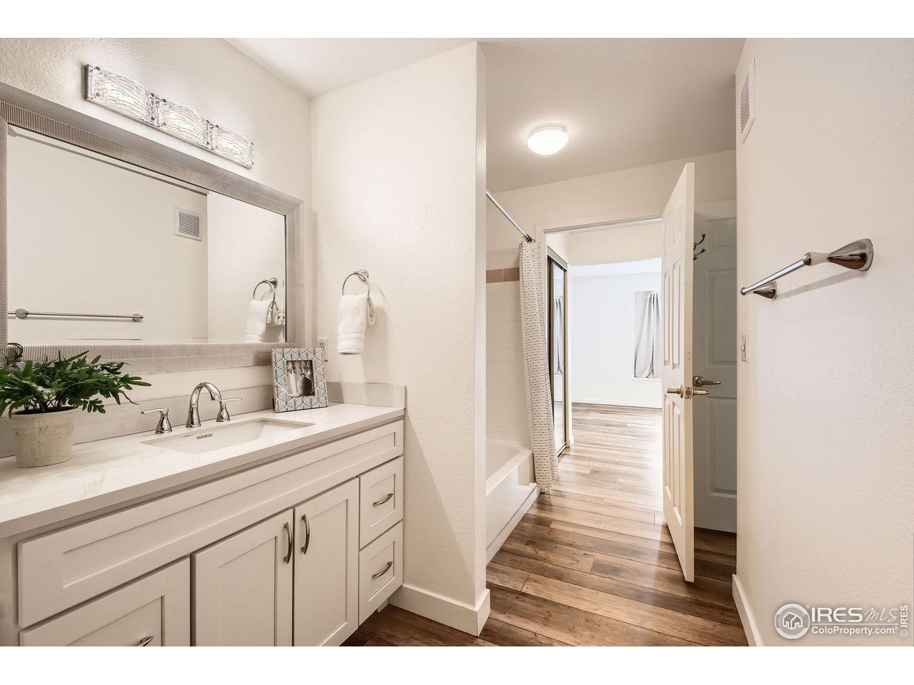 1225 West Prospect Road, Unit T62 Fort Collins, CO 80526 - Photo 8 of 15 Master Bathroom