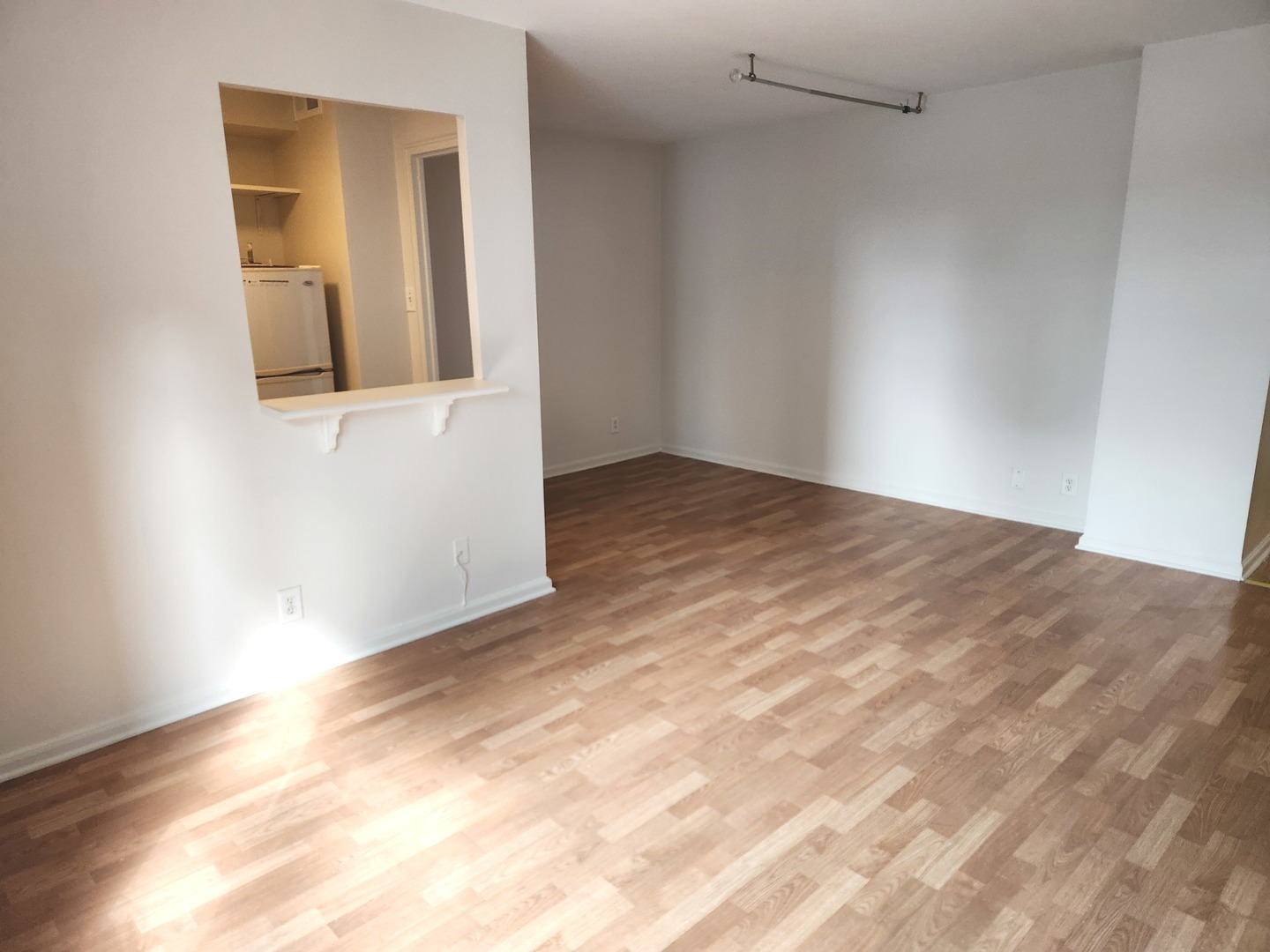 6118 North Sheridan Road, Unit 1206 Chicago, IL 60660 - Photo 3 of 9 a view of an empty room