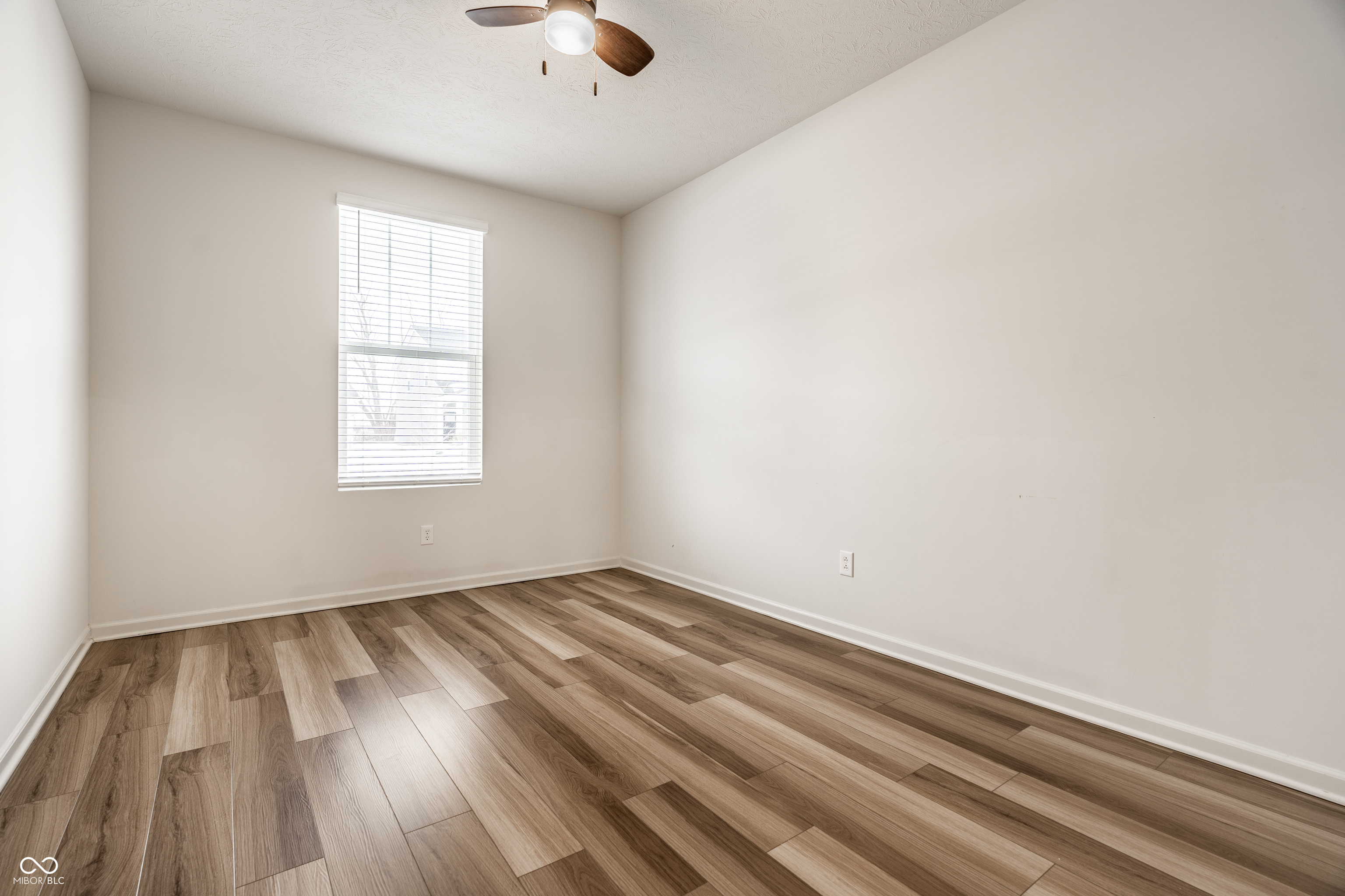 6672 Seabiscuit Road Whitestown, IN 46075 - Photo 4 of 38