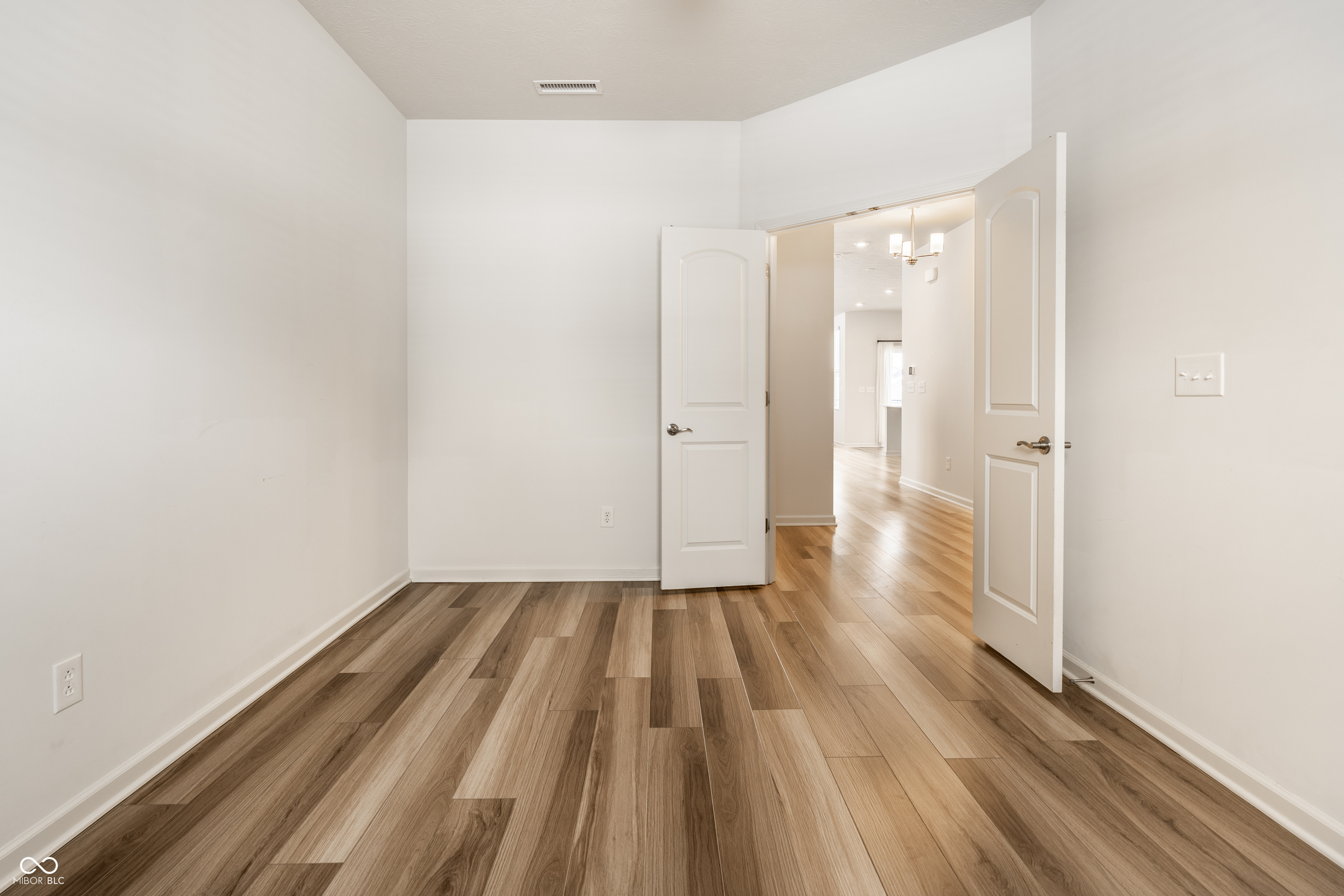 6672 Seabiscuit Road Whitestown, IN 46075 - Photo 5 of 38