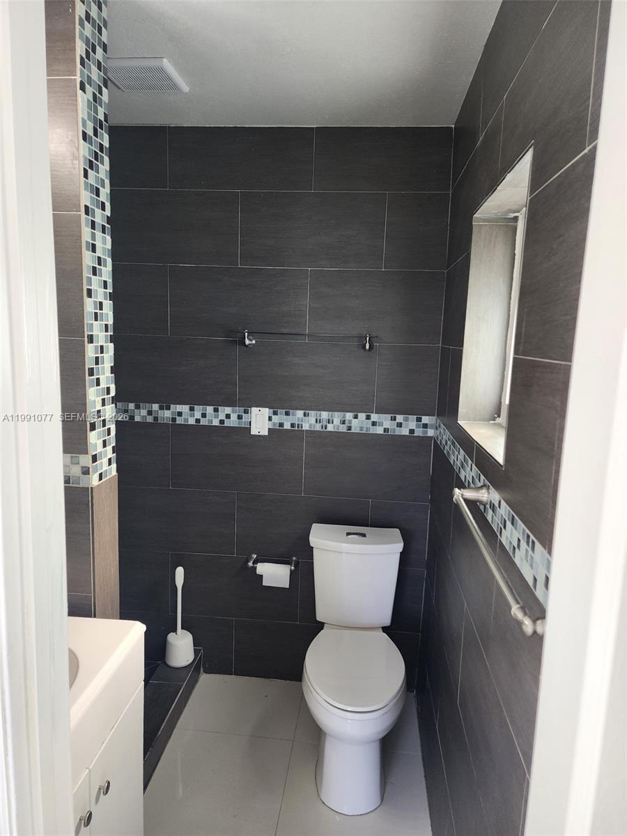 16101 Southwest 97th Avenue, Unit SIDE/STUDIO Miami, FL 33176 - Photo 7 of 10