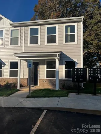 $1,600 | 119 Villa Lane, Unit 10, Lincolnton, NC 28092