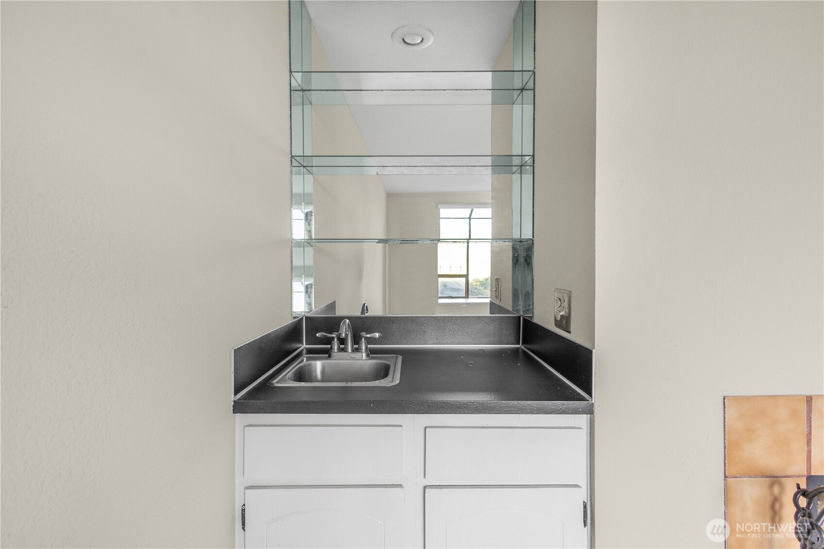 1301 South Puget Drive, Unit A16 Renton, WA 98055 - Photo 5 of 29