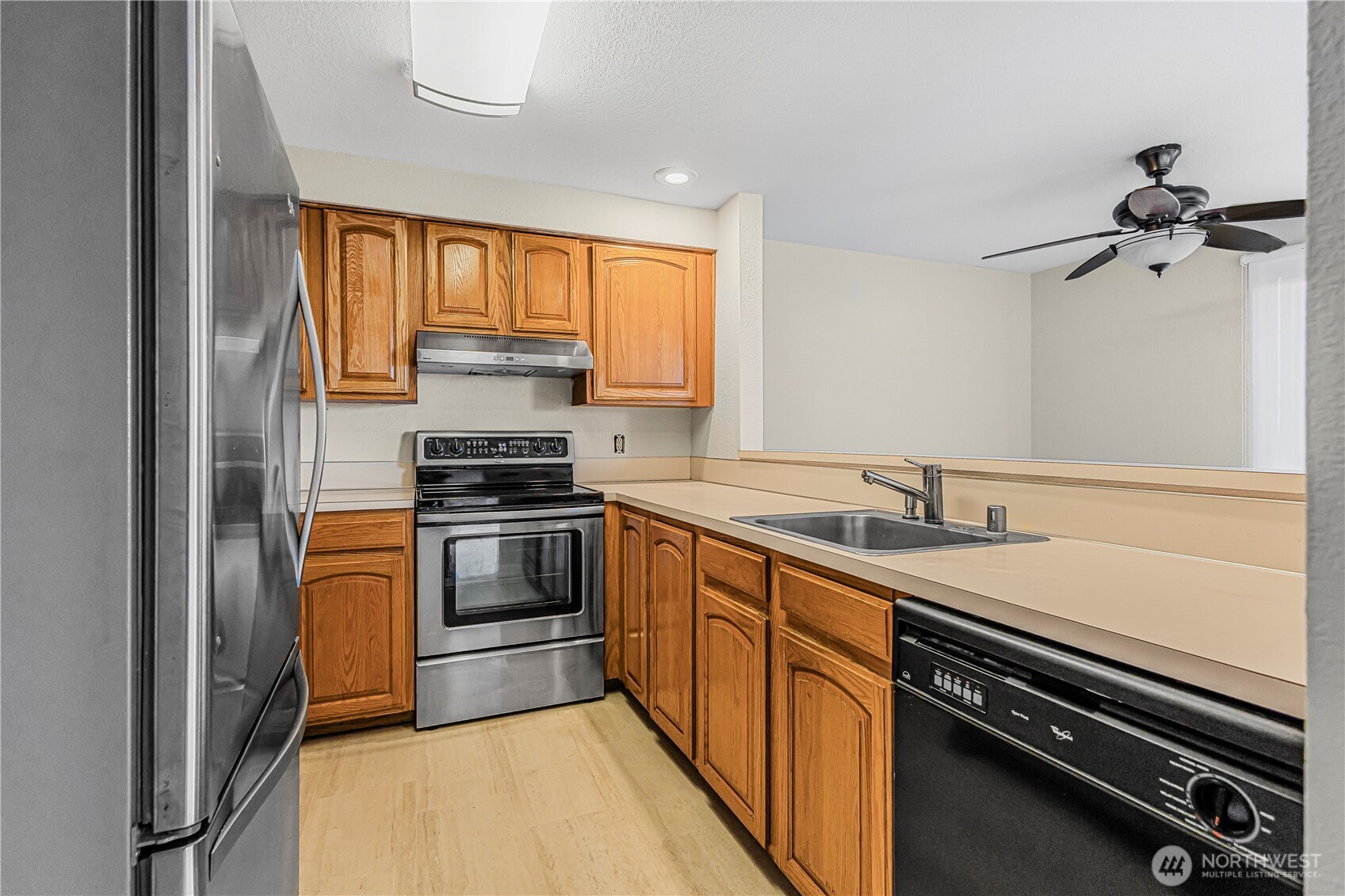 1301 South Puget Drive, Unit A16 Renton, WA 98055 - Photo 9 of 29