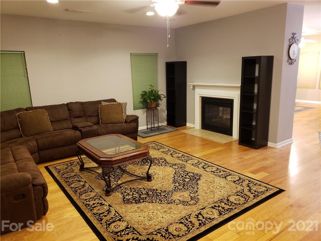 9503 Fernspray Road Charlotte, NC 28213 - Photo 12 of 36 Gallery Image 12
