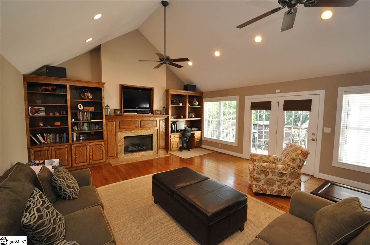 805 Miller Road Greenville, SC 29607 - Photo 3 of 34 Gallery Image 3