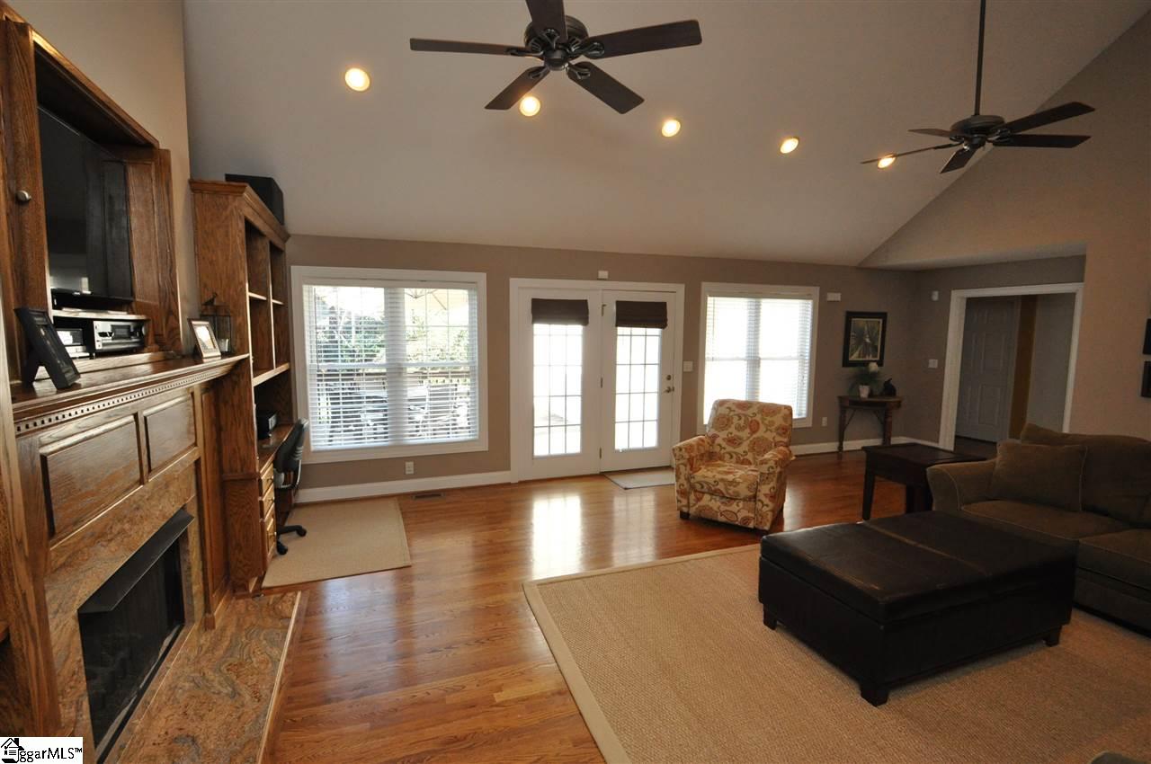 805 Miller Road Greenville, SC 29607 - Photo 4 of 34 Gallery Image 4