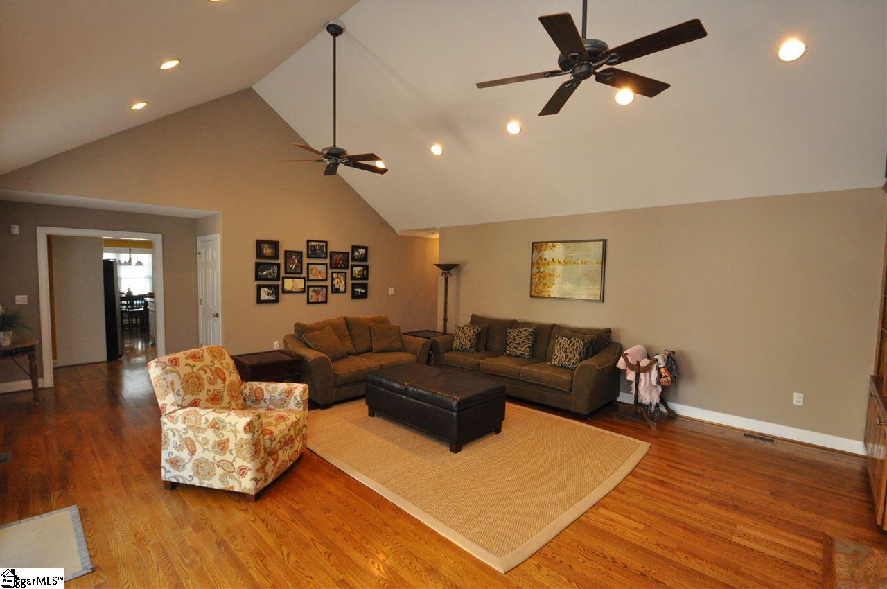 805 Miller Road Greenville, SC 29607 - Photo 6 of 34 Gallery Image 6