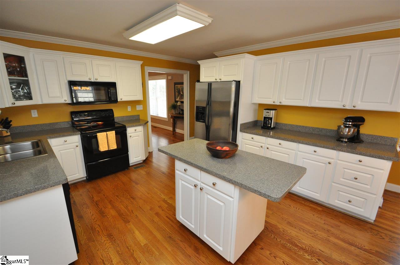 805 Miller Road Greenville, SC 29607 - Photo 9 of 34 Gallery Image 9