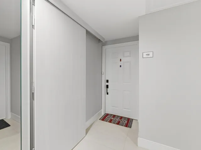 $400,000 | 800 Jeffery Street, Unit 102, Boca Raton, FL 33487