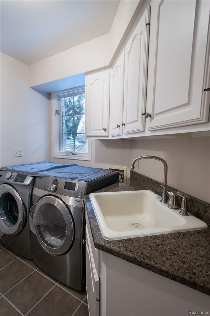 4758 Forest Ridge Court Rochester, MI 48306 - Photo 31 of 73 ForestRidgeCt_4758_Laundry_01.jpg