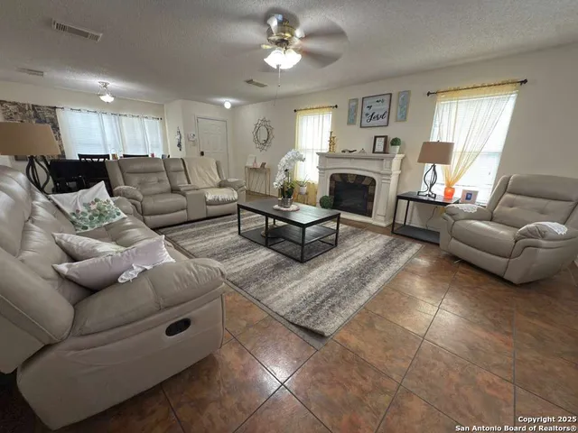 $230,000 | 6643 Beech Trail Drive, Converse, TX 78109