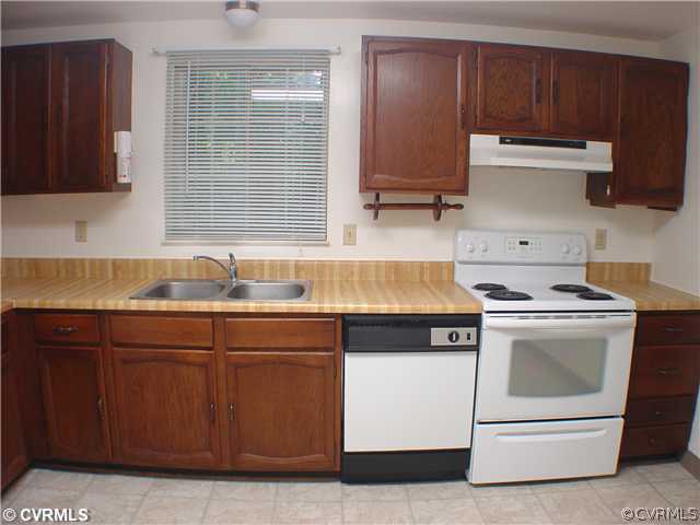 1236 Oldbury Road Midlothian, VA 23113 - Photo 8 of 17 Kitchen