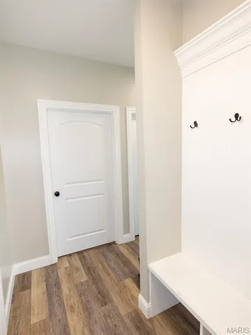 $890,000 | 27650 Iowa Road, Perry, MO 63462