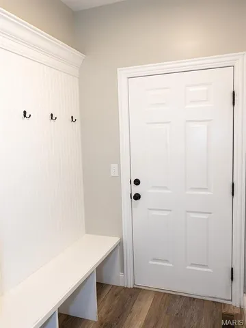 $890,000 | 27650 Iowa Road, Perry, MO 63462