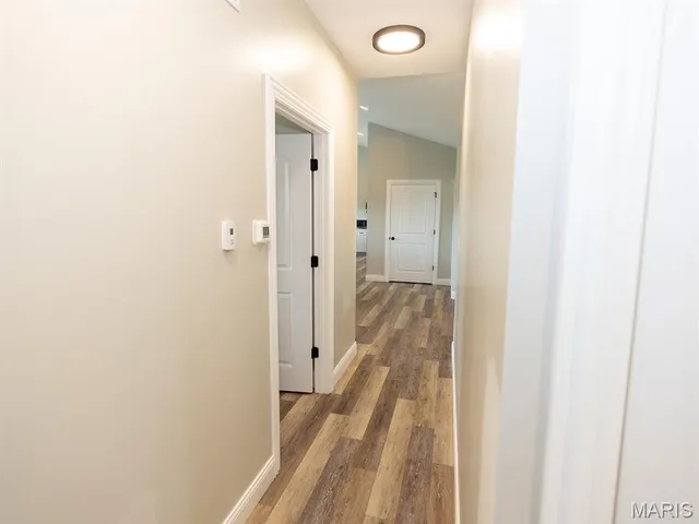 $890,000 | 27650 Iowa Road, Perry, MO 63462