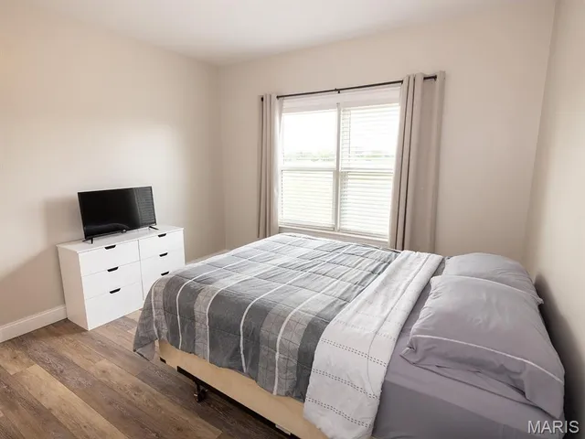 $890,000 | 27650 Iowa Road, Perry, MO 63462