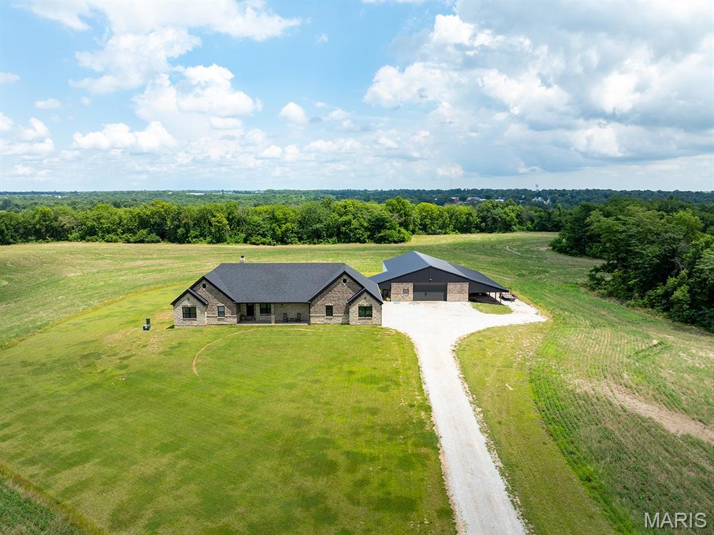 27650 Iowa Road Perry, MO 63462 - Photo 4 of 61