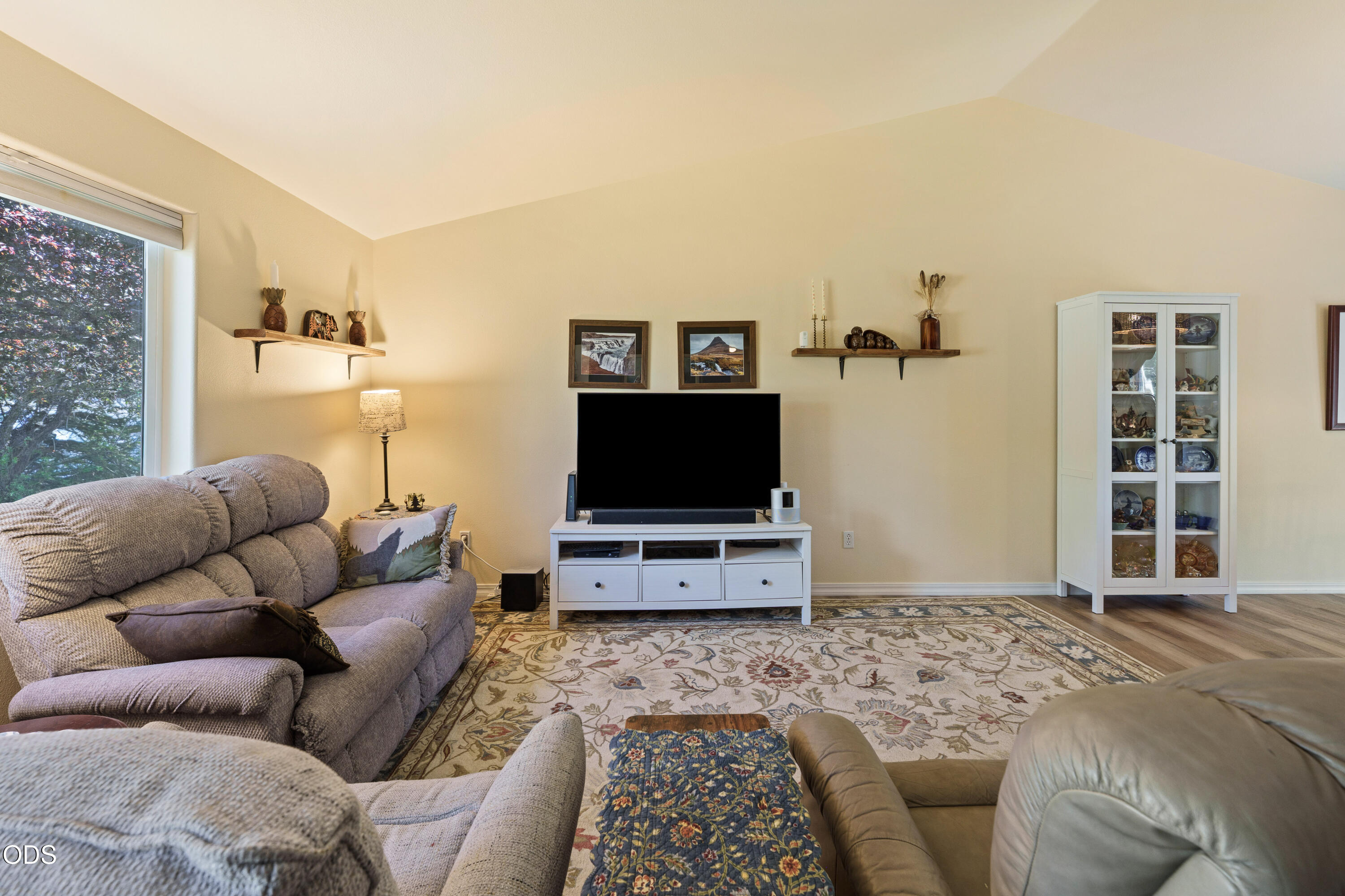 1425 Southwest 31st Street Redmond, OR 97756 - Photo 2 of 29