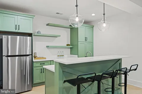 $3,599,000 | 901 Echols Street Southeast, Vienna, VA 22180