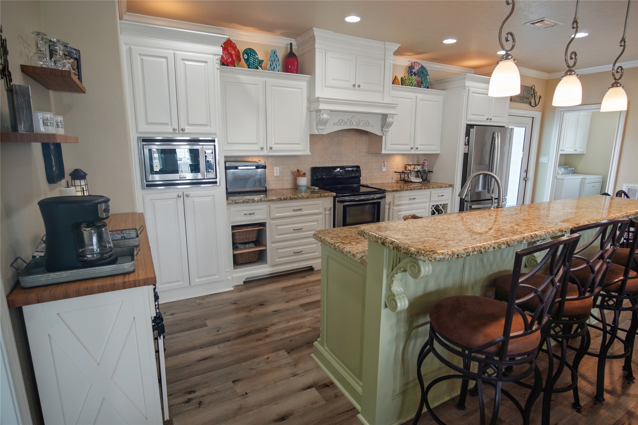 2566 Tide Road Crystal Beach, TX 77650 - Photo 15 of 48