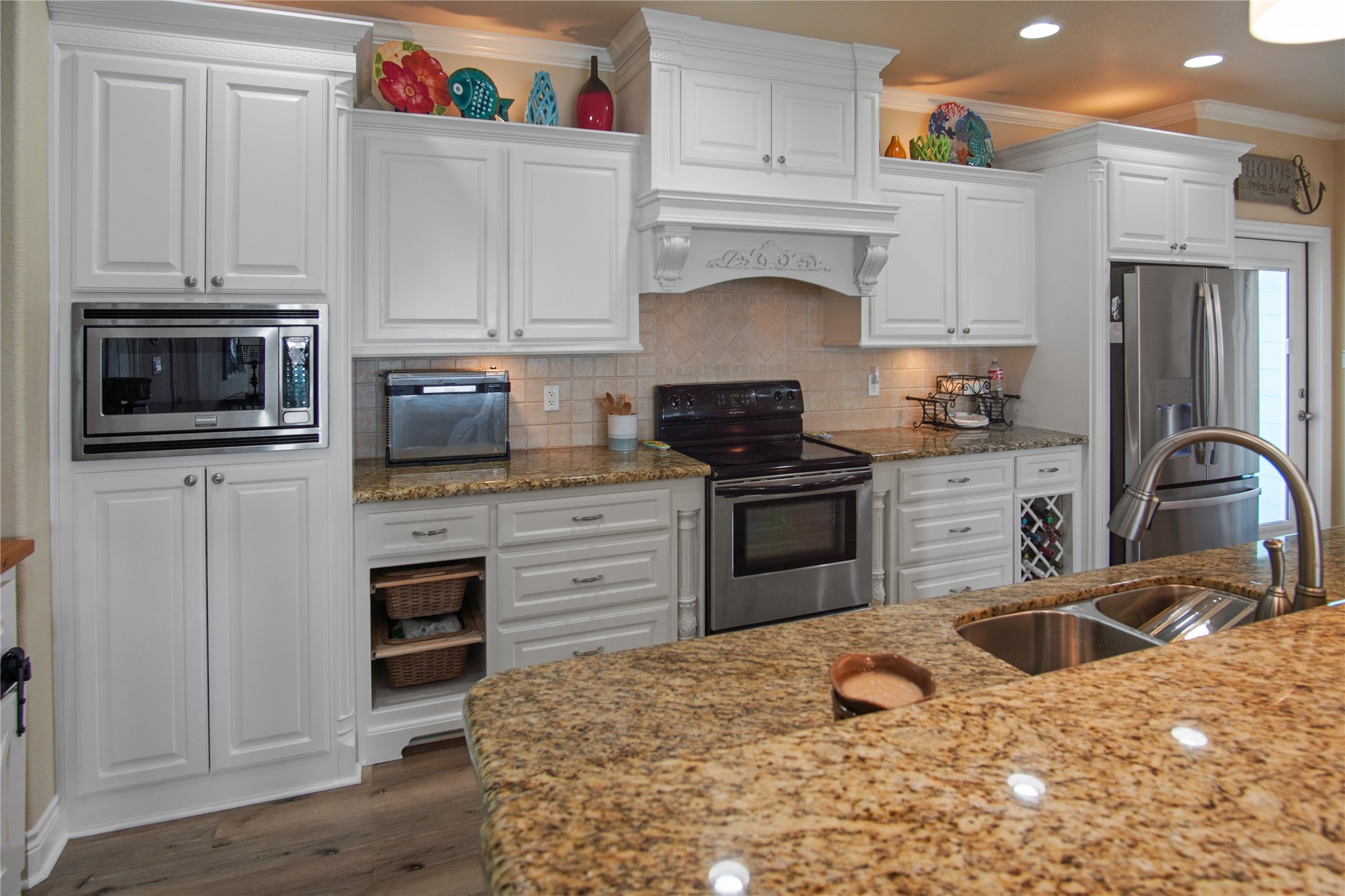 2566 Tide Road Crystal Beach, TX 77650 - Photo 20 of 48