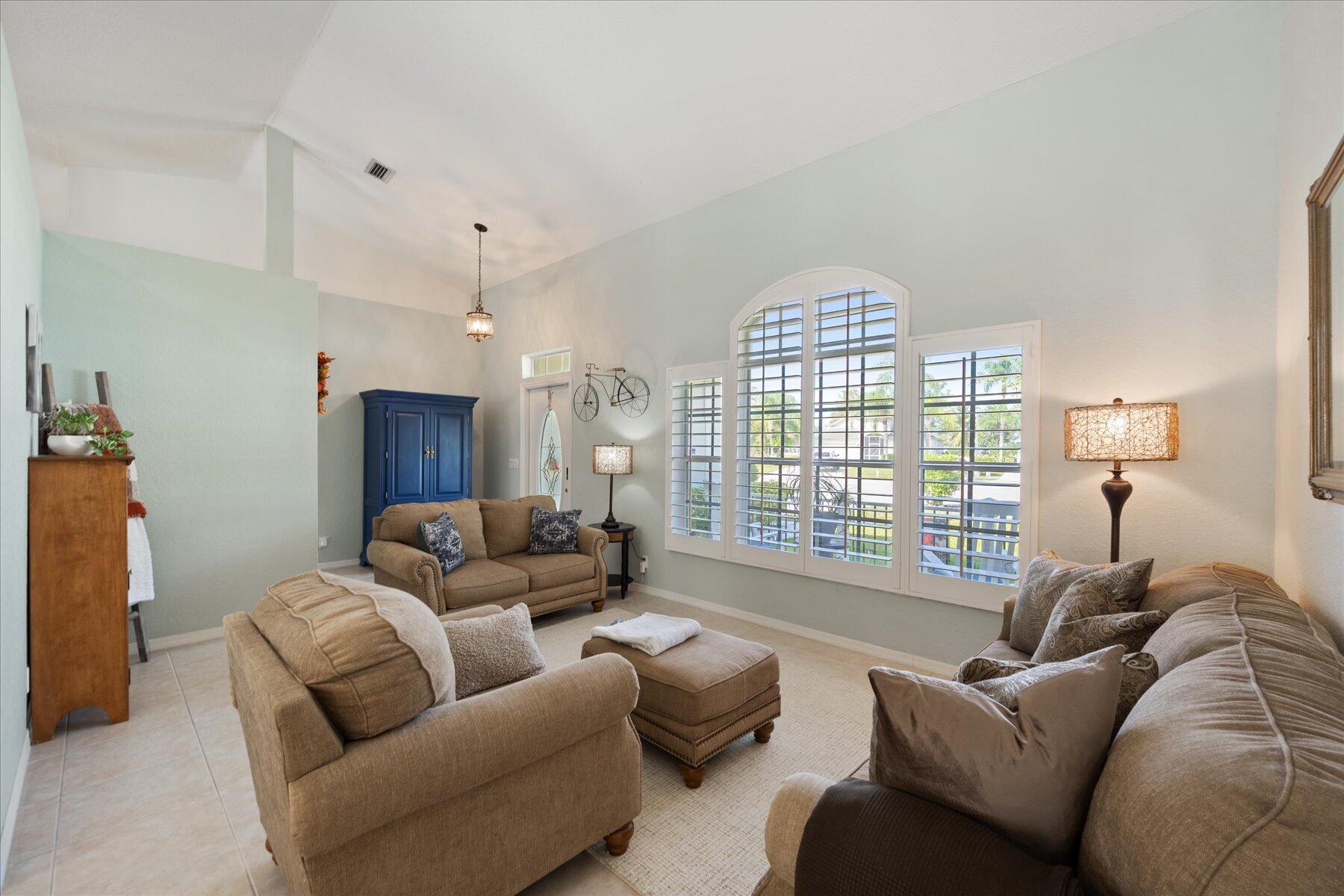 130 Nottingham Road Royal Palm Beach, FL 33411 - Photo 6 of 28 10-DSC_6801