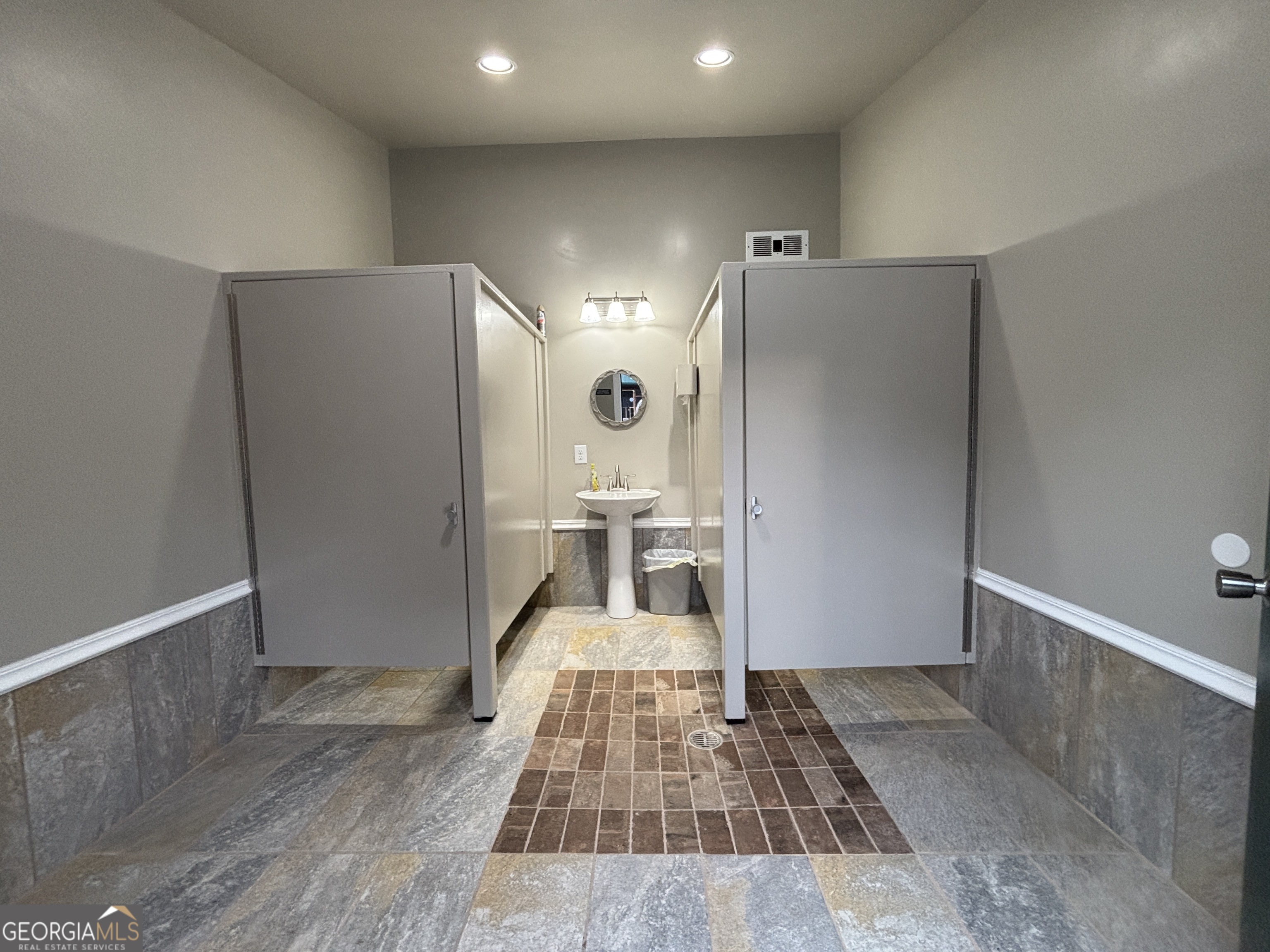 101 Bridge Loop Drive Cleveland, GA 30528 - Photo 81 of 93 a very nice looking room with wooden floor