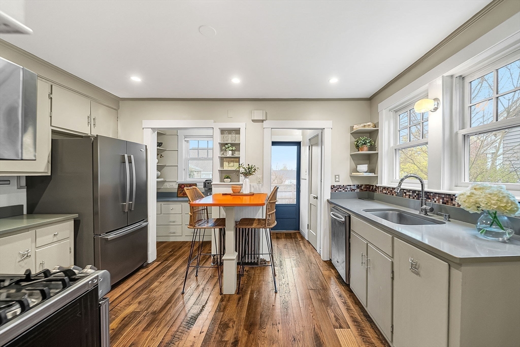 29 Thaxter Road Newton, MA 02460 - Photo 17 of 40 Gallery Image 17