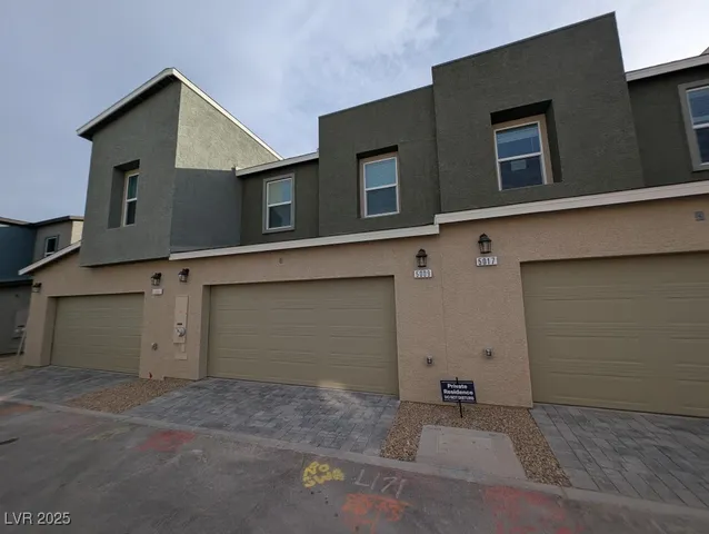 $1,750 | 5009 Hunter Mesa Avenue, Las Vegas, NV 89139