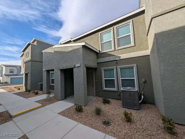 $1,750 | 5009 Hunter Mesa Avenue, Las Vegas, NV 89139