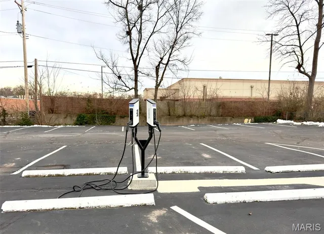 $148,500 | 444 North Clay Avenue, Unit 1B, St. Louis, MO 63122