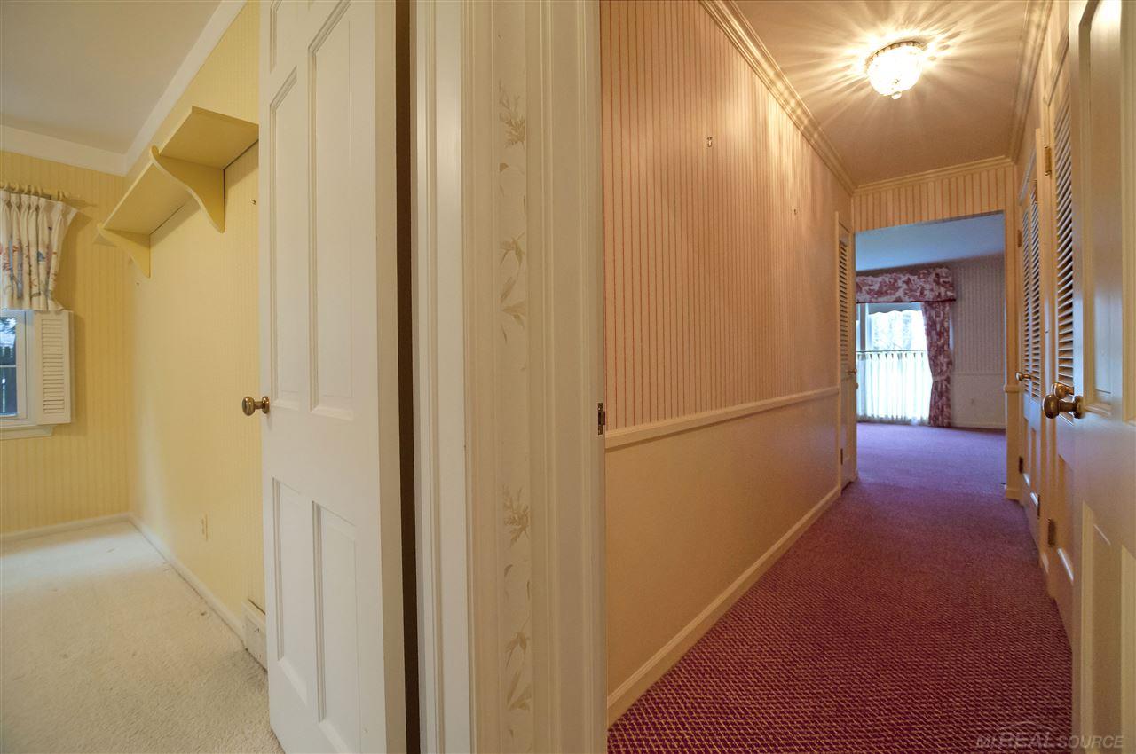611 Shoreham Road Grosse Pointe, MI 48236 - Photo 29 of 43 31316286-28.JPG