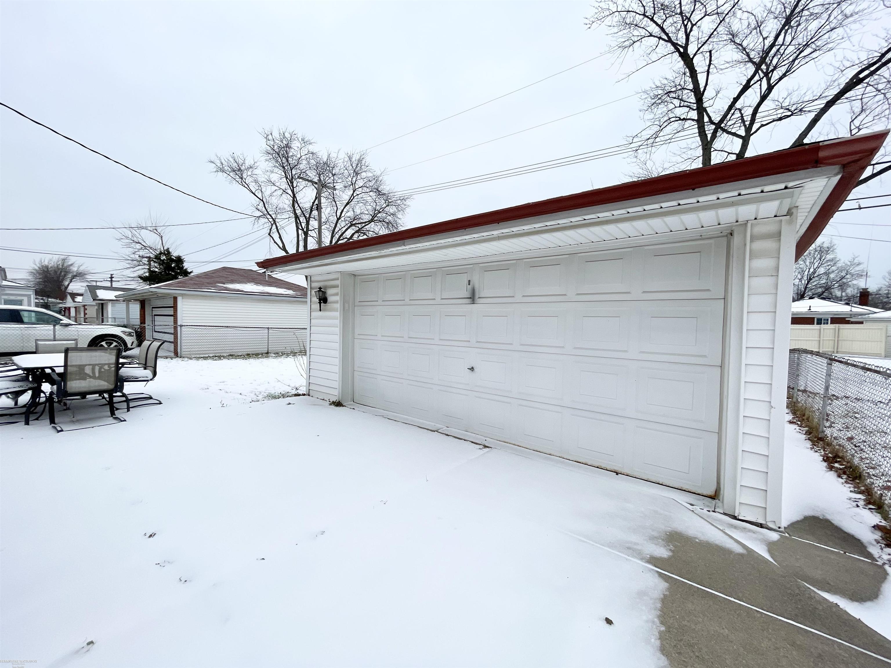 24296 Roxana Avenue Eastpointe, MI 48021 - Photo 20 of 22