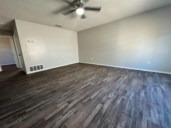 $975 | 9603 Elmwood Avenue, Unit B, Lubbock, TX 79424