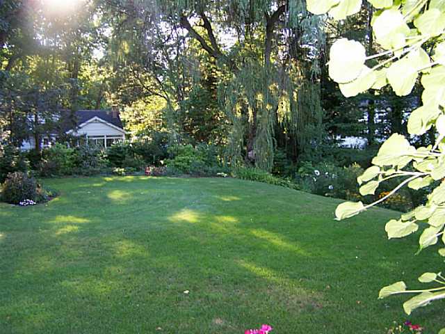 14 Rippingale Road Pittsford, NY 14534 - Photo 19 of 22 Exterior Back