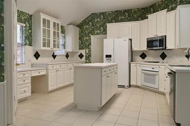 $2,550 | 9409 Daystar Drive, Plano, TX 75025